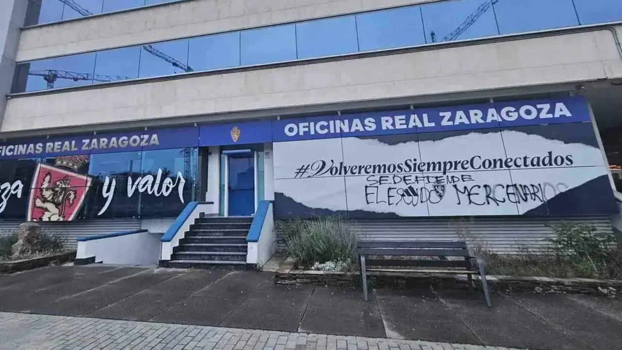 Pintadas en las oficinas del Real Zaragoza