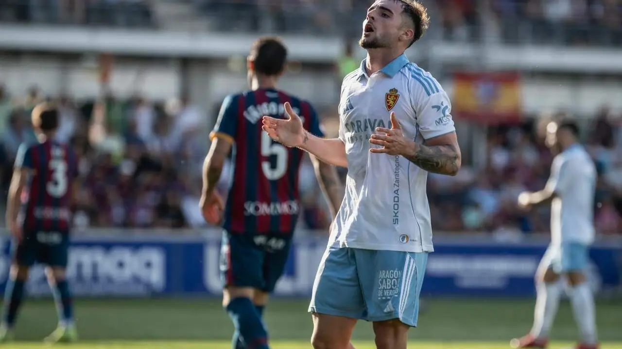 Marcos Cuenca durante un partido con el Real Zaragoza / Marcos Cebri&aacute;n