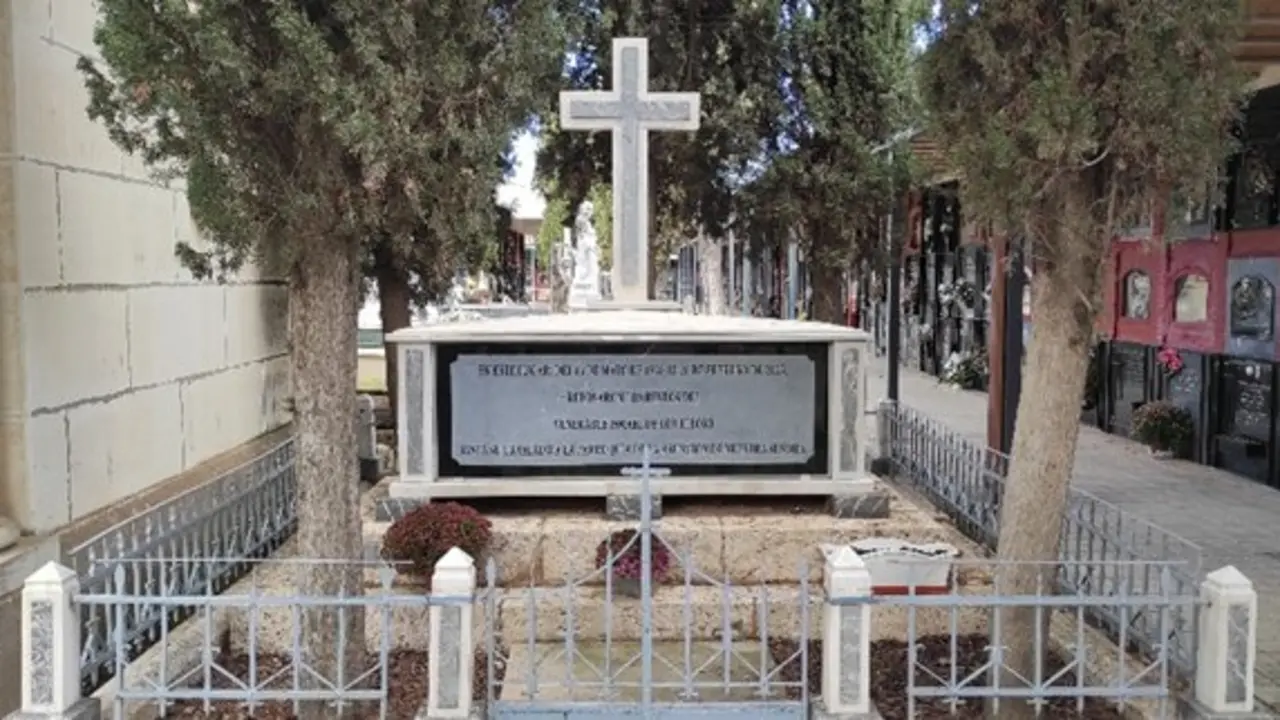 Tumba de Ismael de Tomelloso.