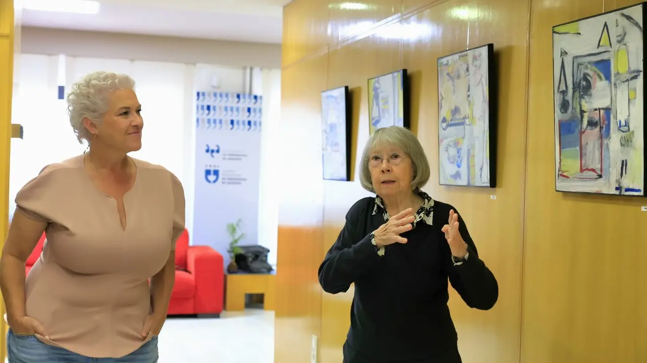 Inauguraci&oacute;n de la exposici&oacute;n de Julia Dorado en la sede de Periodistas de Arag&oacute;n. / APA