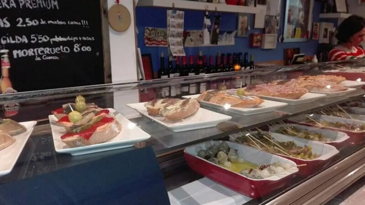 Barra de tapas y vinagrillos del Bar Gilda de Zaragoza / Tripadvisor
