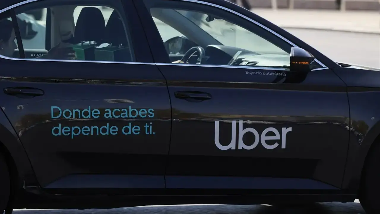 Un veh&iacute;culo de Uber / HOY ARAG&Oacute;N