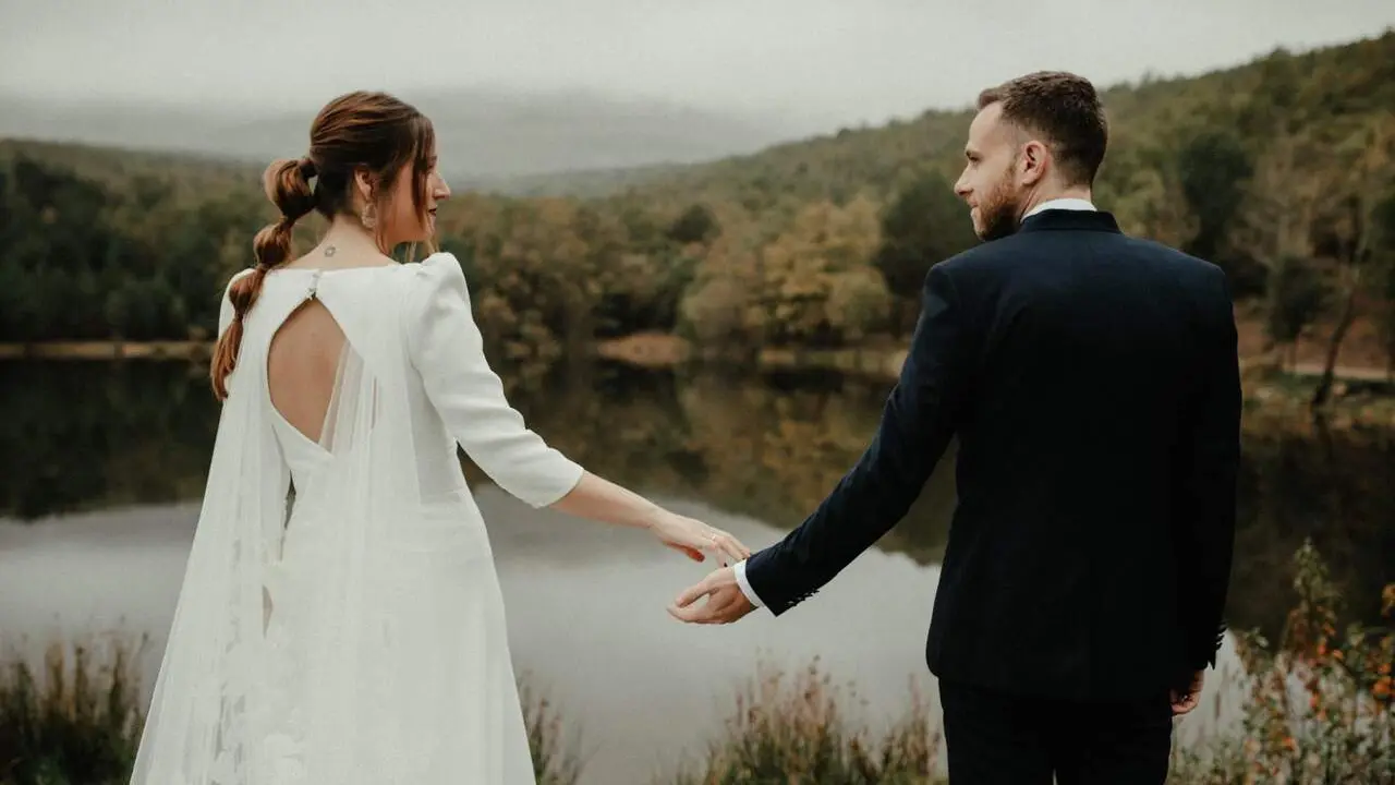 Alba Qu&iacute;lez y David contrataron a Obtura Bodas para el v&iacute;deo del d&iacute;a del enlace. / OBTURA BODAS