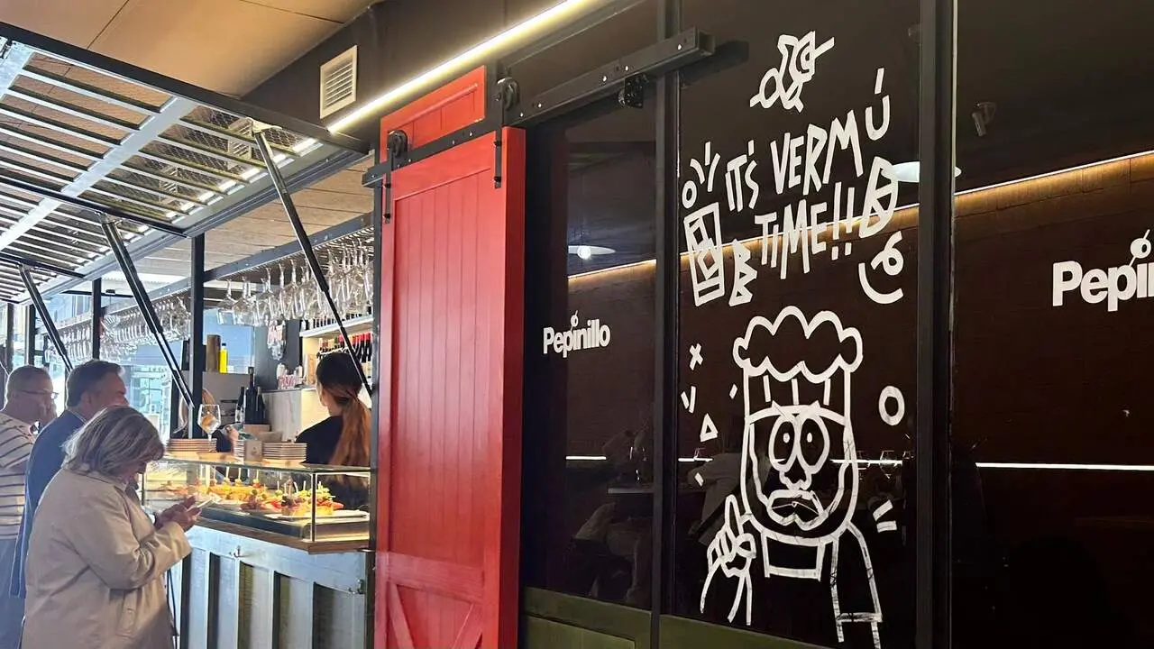 Puesto de Pepinillo en el Mercado de San Miguel.