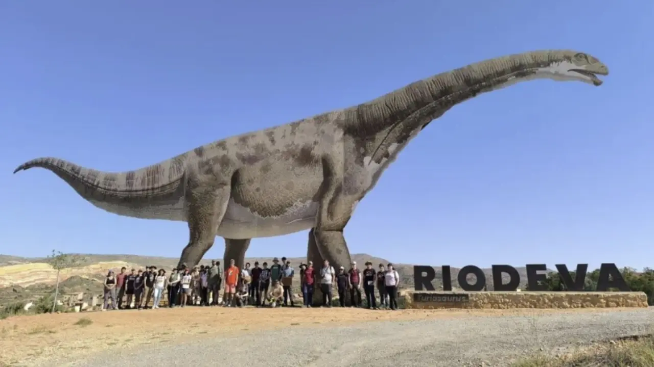 La escultura de 'Turiasaurus riodevensis' en Riodeva ser&aacute; uno de los recursos que se visiten en el D&iacute;a Internacional de los Museos. Fundaci&oacute;n Din&oacute;polis