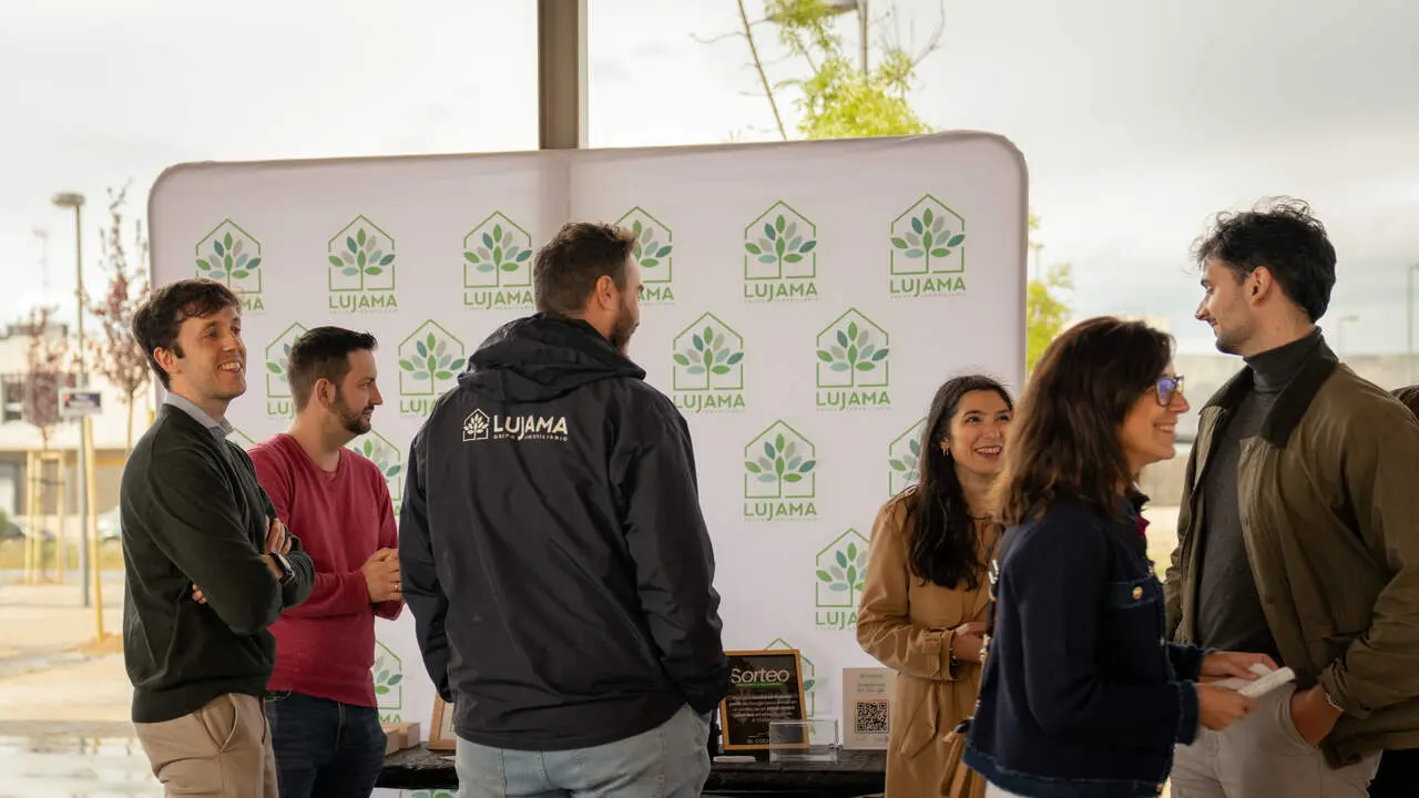 Acto de colocaci&oacute;n de la primera piedra de Residencial Acacias en Utebo (Zaragoza), que marca el inicio de sus obras