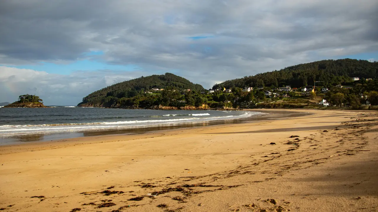 Una playa en Viveiro (Lugo, Galicia) / Jorge Urosa (v&iacute;a Pexels)