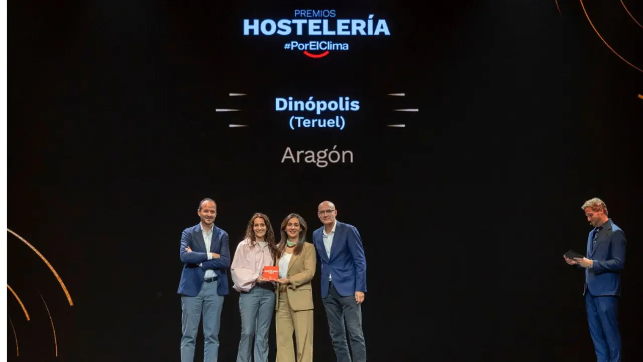 Din&oacute;polis recibe el reconocimiento en la III edici&oacute;n de los Premios Hosteler&iacute;a #PorElClima