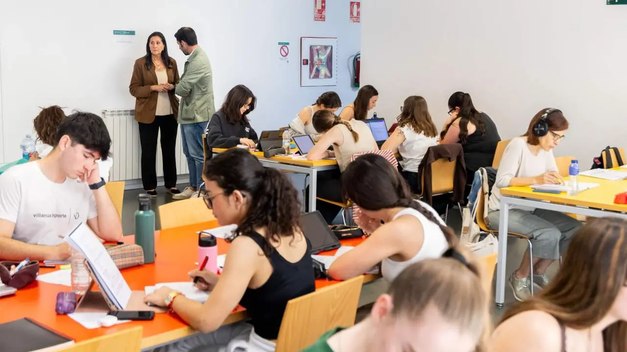 El Ayuntamiento ampl&iacute;a los horarios de dos bibliotecas municipales. /AZ