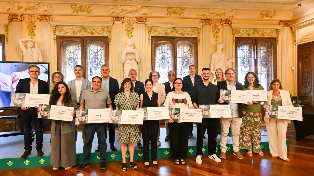 Todos los premiados en la IX Convocatoria de las Micro Ayudas de Fundaci&oacute;n Caja Rural de Arag&oacute;n en la gala de entrega este jueves.