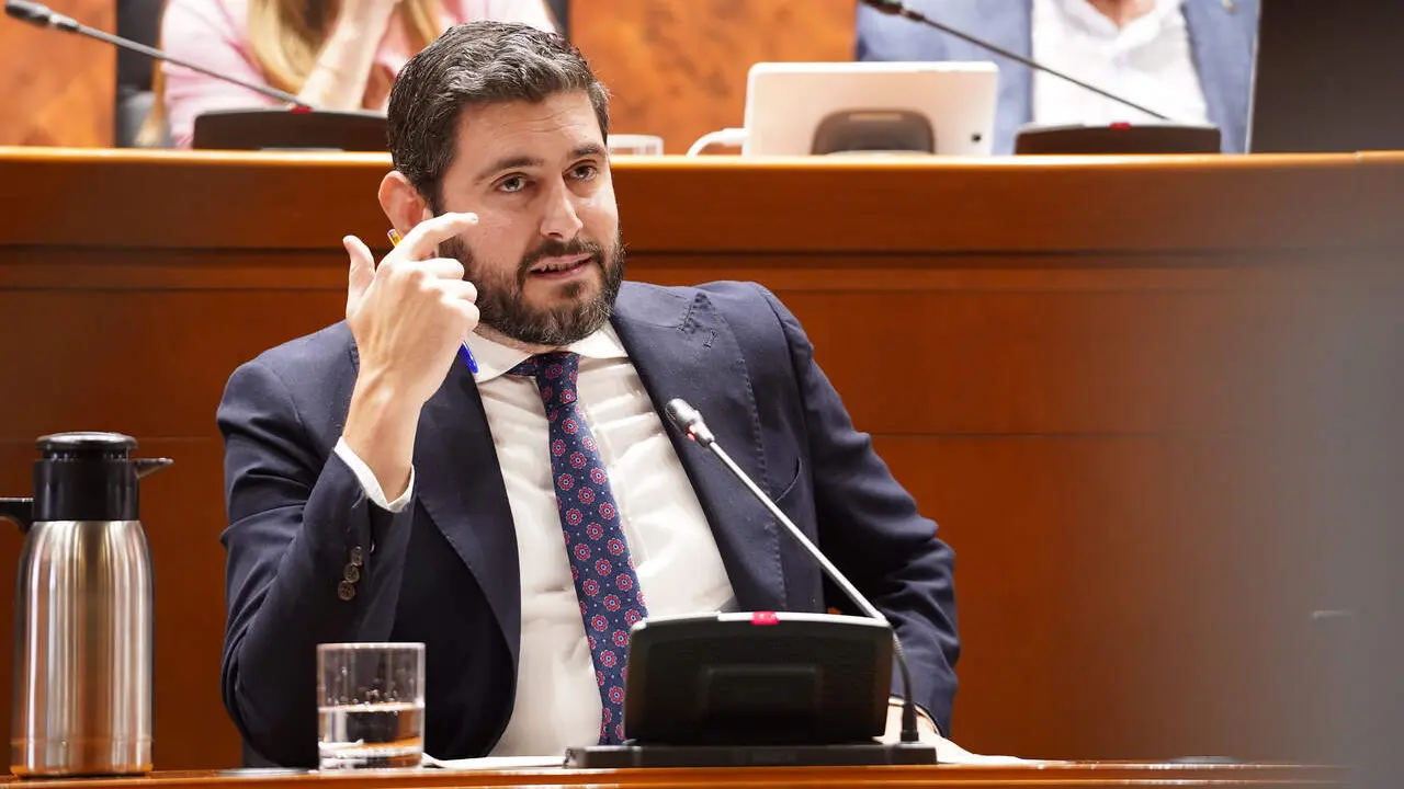 El vicepresidente del Gobierno de Arag&oacute;n, Alejandro Nolasco, en la primera comisi&oacute;n de Desregulaci&oacute;n, Bienestar Social y Familia de la presente legislatura / Cortes de Arag&oacute;n