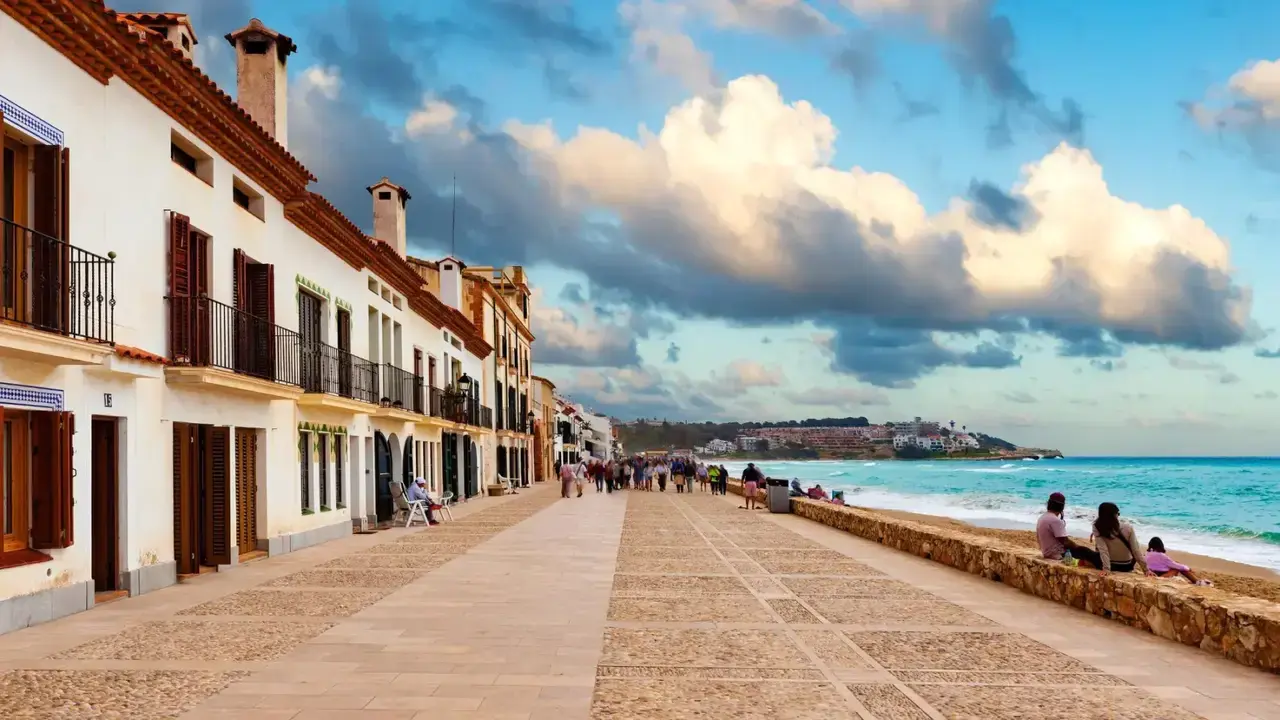 El paseo mar&iacute;timo m&aacute;s bonito de Catalu&ntilde;a / HOY ARAG&Oacute;N