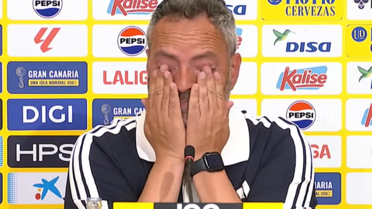 David Navarro, en la rueda de prensa posterior al partido que se consum&oacute; el descenso a Primera RFEF / HOY ARAG&Oacute;N
