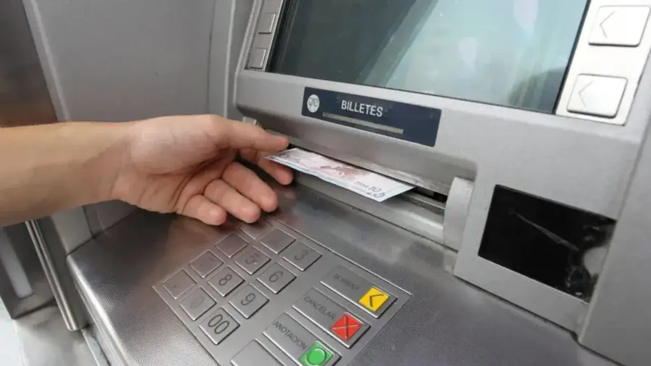 La cantidad exacta de dinero que puedes sacar del cajero sin que Hacienda te investigue