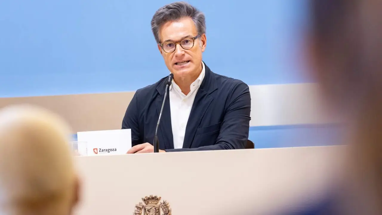 El consejero de Urbanismo, Infraestructuras, Energ&iacute;a y Vivienda, V&iacute;ctor Serrano. /AZ