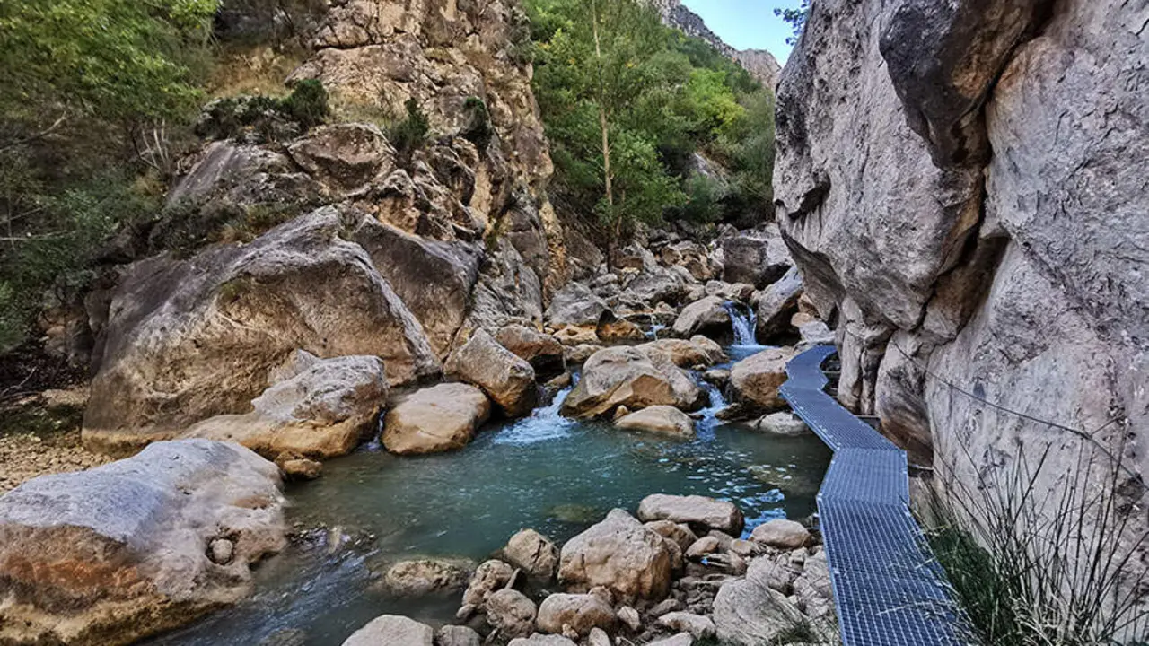 Ruta de las Pasarelas de la Hoz Mala de Aliaga (Teruel) / Wikiloc