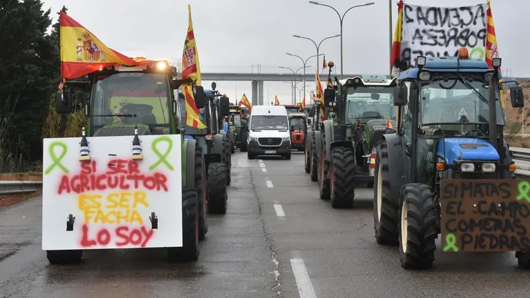 Una jornada anterior de la protesta agr&iacute;cola en la N-330. / Ram&oacute;n Comet - EP