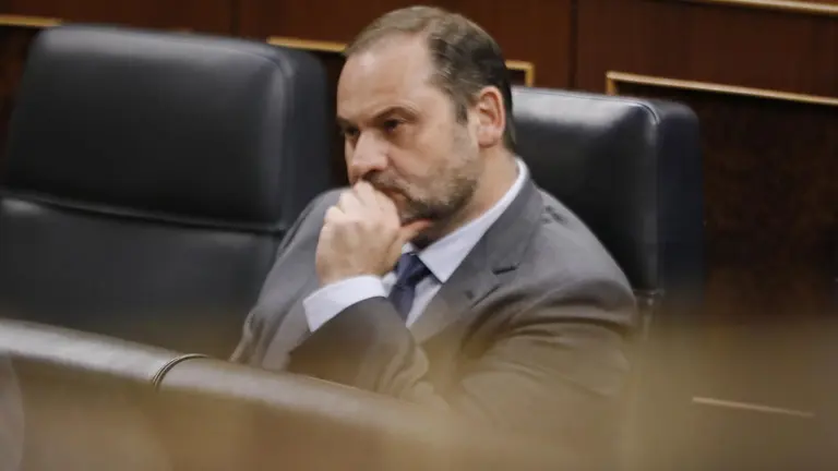 Jos&eacute; Luis  &Aacute;balos sentado en el esca&ntilde;o de ministro en el Congreso de los Diputados / EP