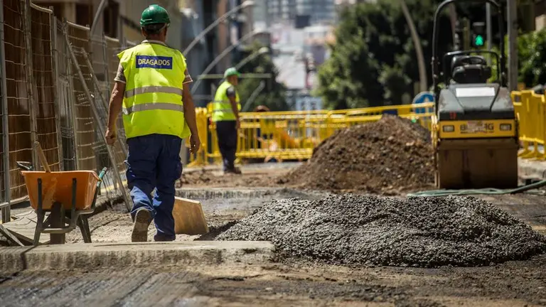 Obras de asfaltado. Archivo.