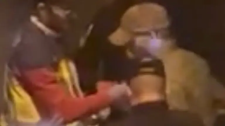Imagen de la detenci&oacute;n del presunto homicida en la calle Boggiero/ Cedidas a H.A,