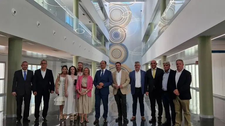 El consejero con el equipo directivo del SALUD y del sector de Teruel y Alca&ntilde;iz / DGA