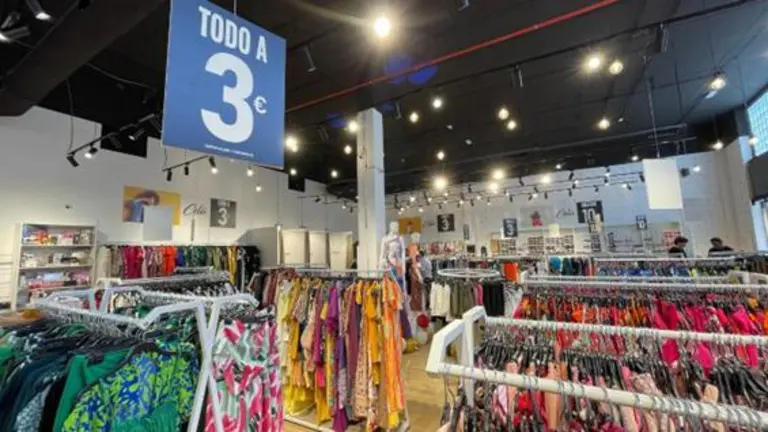 Conoce las tiendas que estar&aacute;n abiertas hoy 1 de noviembre