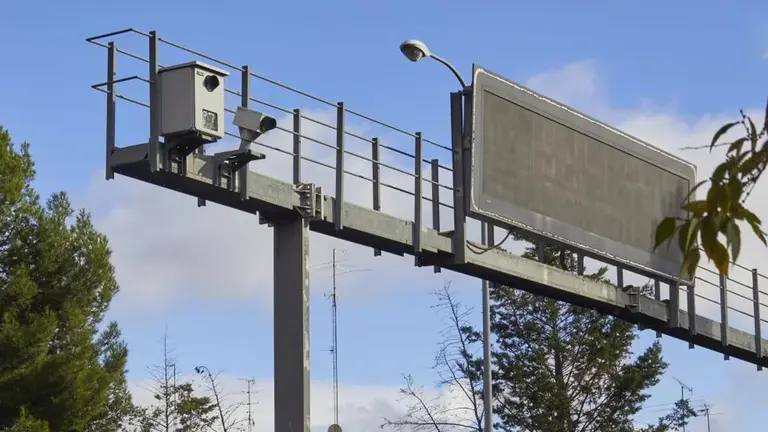 La DGT ha implementado varios radares de tramo nuevos para hacer los desplazamientos m&aacute;s seguros