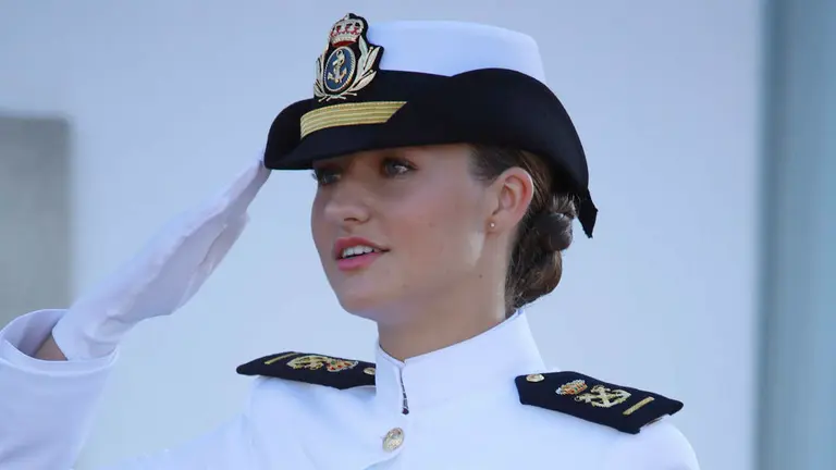 Archivo- La Princesa Leonor estrena su uniforme y su rutina en la Escuela Naval Militar