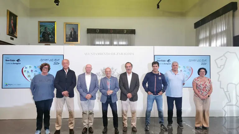 El concejal delegado de Deportes, F&eacute;lix Brocate, acompa&ntilde;ado por representantes de los clubes y federaciones que organizan estos torneos. AZ