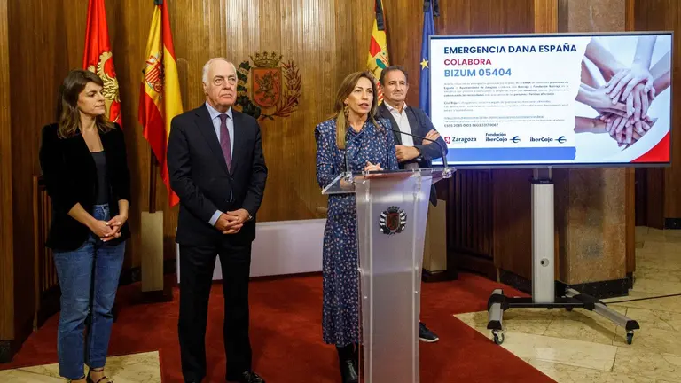 La alcaldesa Natalia Chueca y el presidente de la Fundaci&oacute;n Ibercaja, Jos&eacute; Luis Rodrigo.