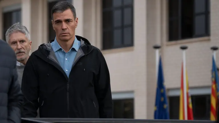 El presidente del Gobierno, Pedro S&aacute;nchez, junto con el ministro de Interior, Fernando Grande-Marlaska, en Valencia