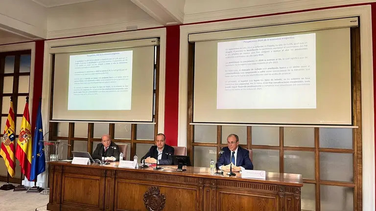 Presentaci&oacute;n del Informe Econ&oacute;mico de Arag&oacute;n en C&aacute;mara de Zaragoza /  H.A.