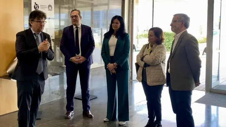 El director del Laboratorio Subterr&aacute;neo de Canfranc ha visitado Walqa junto a la alcaldesa de Huesca, Lorena Orduna y el director de Walqa, Carlos Ortas. / DGA
