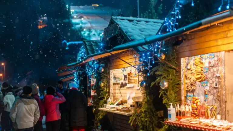 Mercado navide&ntilde;o. Imagen de archivo