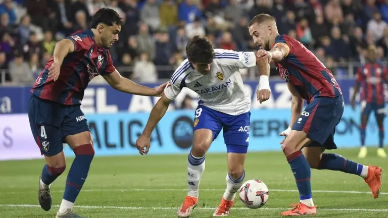 Derbi aragon&eacute;s entre la SD Huesca y el Real Zaragoza / LFP