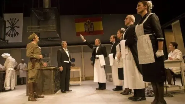 Seis personajes en busca de un autor en el Teatro Principal