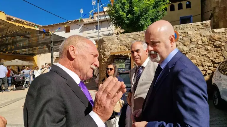 Archivo - El alcalde de Monterde, Jos&eacute; Gracia Ruiz, a la izquierda.
- GOBIERNO DE ARAG&Oacute;N - Archivo