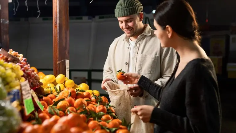 Mercazaragoza lanza una campa&ntilde;a para ense&ntilde;ar a los j&oacute;venes a comprar en el peque&ntilde;o comercio