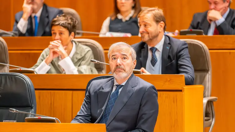 Intervenci&oacute;n del presidente de Arag&oacute;n, Jorge Azc&oacute;n, durante la sesi&oacute;n de control al Gobierno