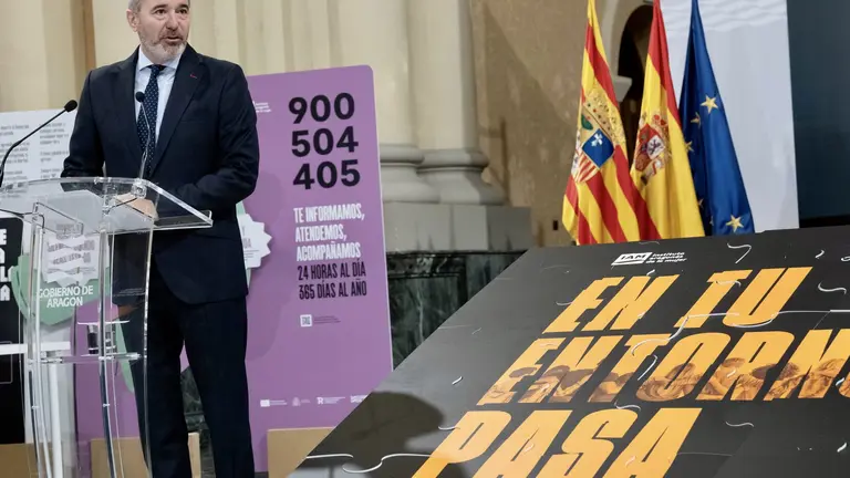 El presidente de Arag&oacute;n, Jorge Azc&oacute;n, en el acto de conmemoraci&oacute;n del 25N
