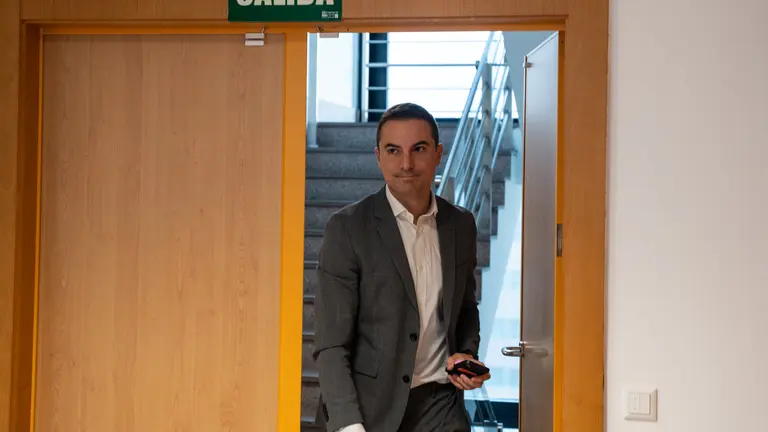 El secretario general del PSOE de Madrid, Juan Lobato, antes de su comparecencia en la Asamblea de Madrid