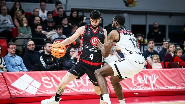 El jugador del Casademont Zaragoza Santi Yusta en el partido ante Bilbao Basket