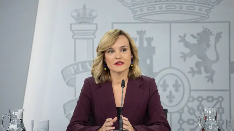 La ministra de Educaci&oacute;n y Deportes, Pilar Alegr&iacute;a, durante el Consejo de Ministros