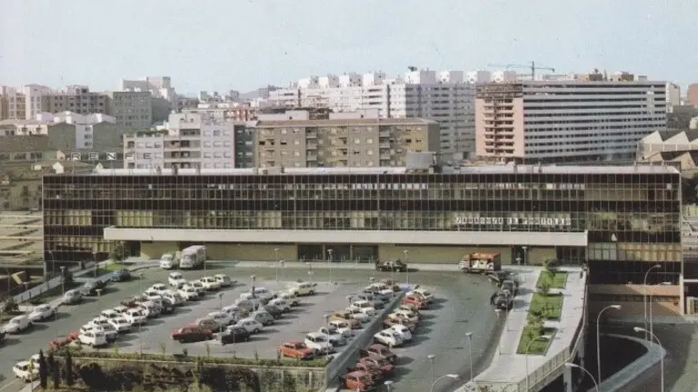 El Portillo representa una forma de viajar en tren mucho m&aacute;s / Zaragoza Arquitectura