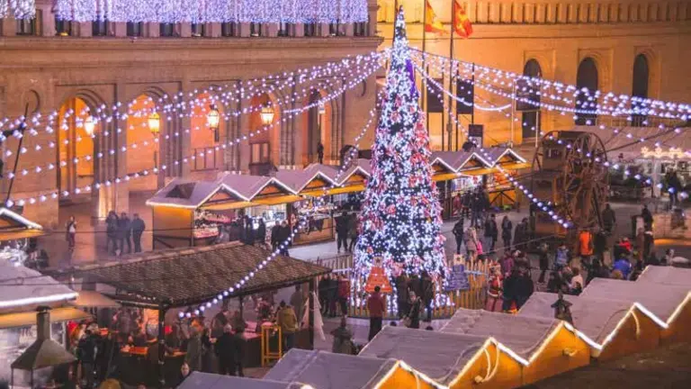 Muestra Navide&ntilde;a de la Plaza del Pilar de Zaragoza. / Zaragoza & Eventos.