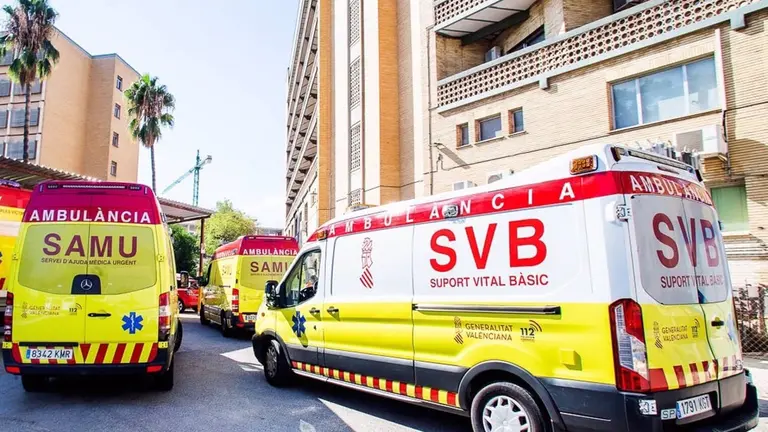 Archivo - Ambulancias del SAMU y SVB, en una imagen de archivo. ./ GVA - EP