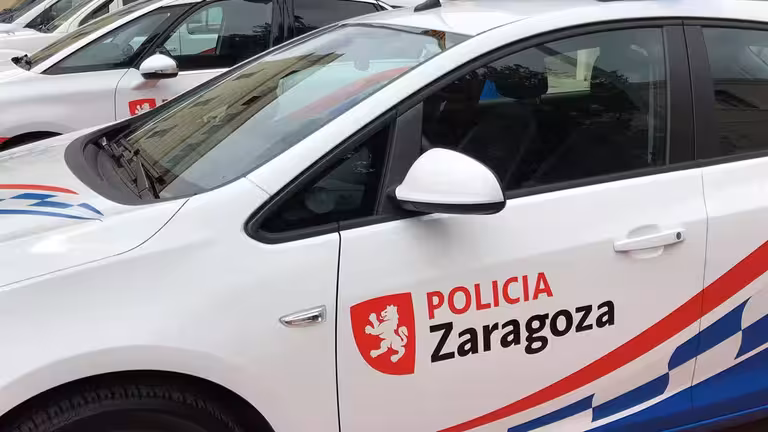 Apu&ntilde;alado tras robar una botella de whisky y chocolate en un Eroski de Zaragoza