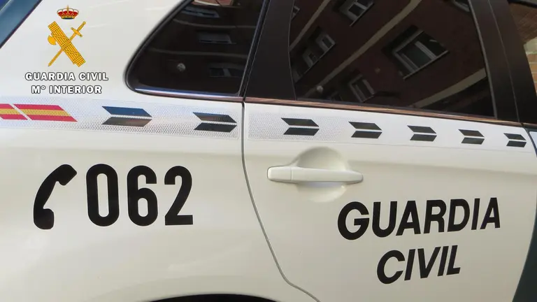 Veh&iacute;culo de la Guardia Civil - GUARDIA CIVIL