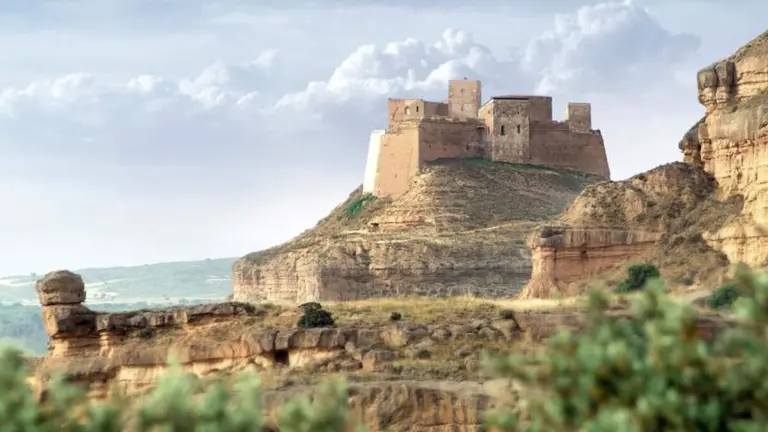 Castillo de Monz&oacute;n. / TURISMO ARAG&Oacute;N