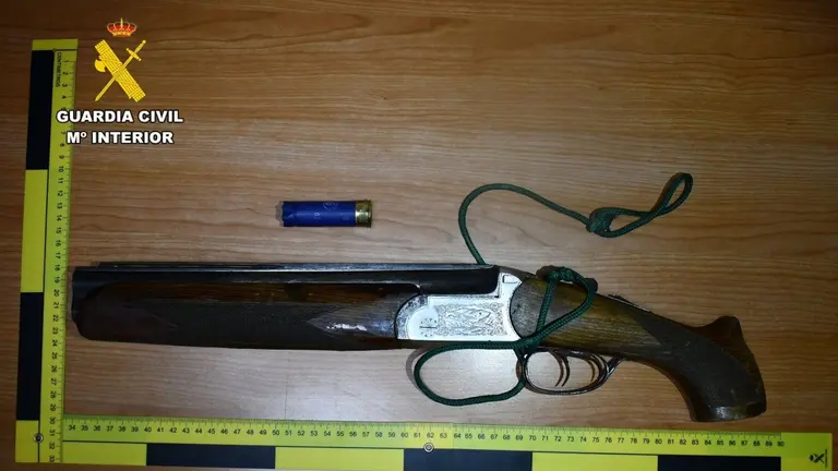 El arma de fuego intervenida. / GUARDIA CIVIL